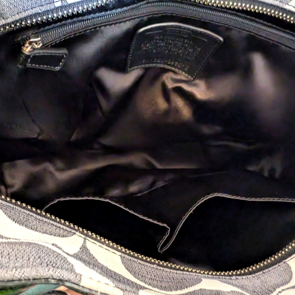 Large Coach Handbag 👜 - Picture 4 of 7